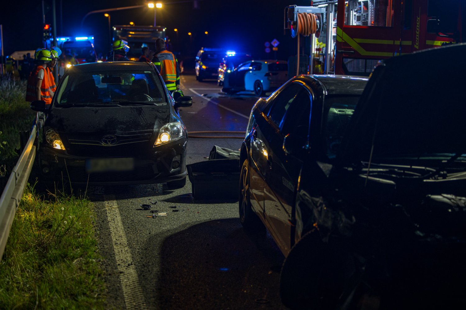 Am Sonntagabend ereignete sich auf der B 45 bei Hanau ein schwerer Verkehrsunfall ...