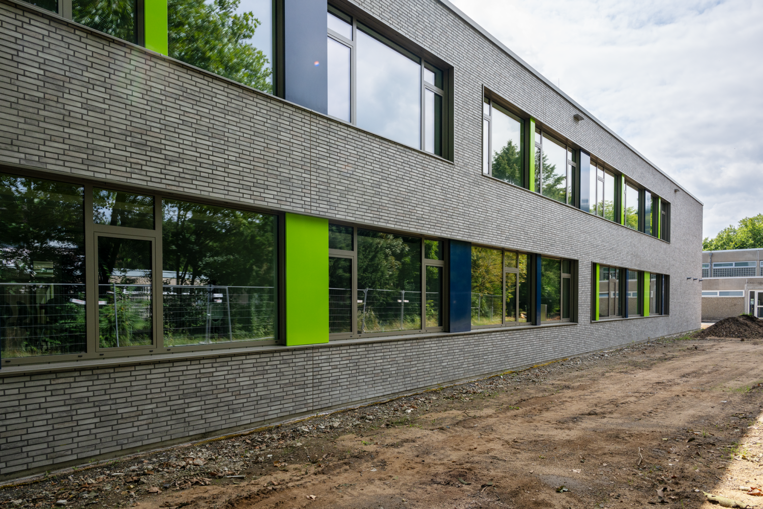 Die Tümpelgarten-Grundschule (TGS) eröffnet am neuen Standort Akazienweg im Stadtteil Lamboy.