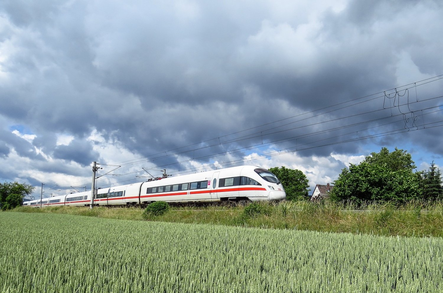 Im ICE 579 auf der Fahrt von Fulda nach Frankfurt, kam es zu einem dreisten Diebstahl