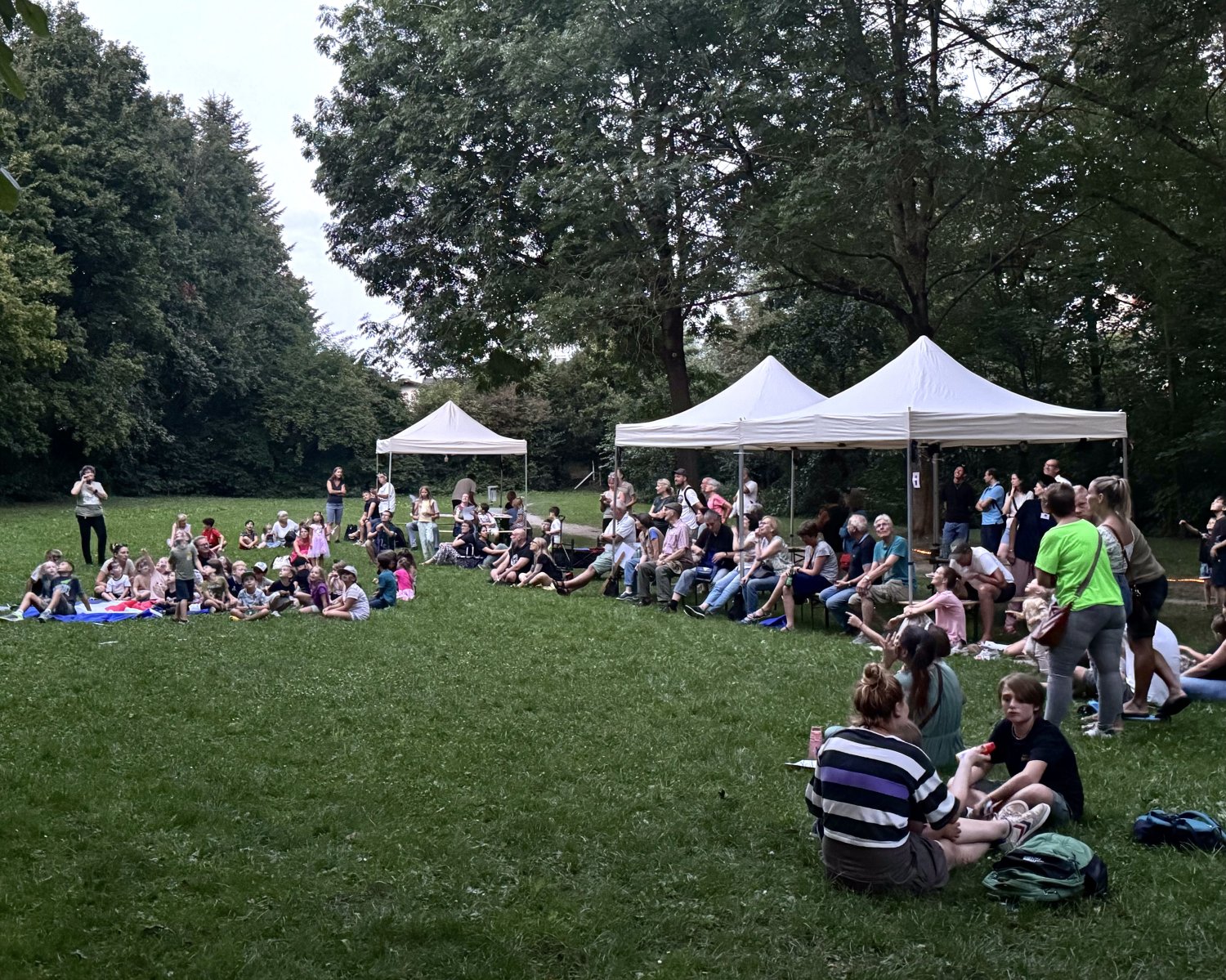 Ca. 200 zufriedene Besucherinnen und Besuchern erfuhren Wissenswertes über Fledermäuse.