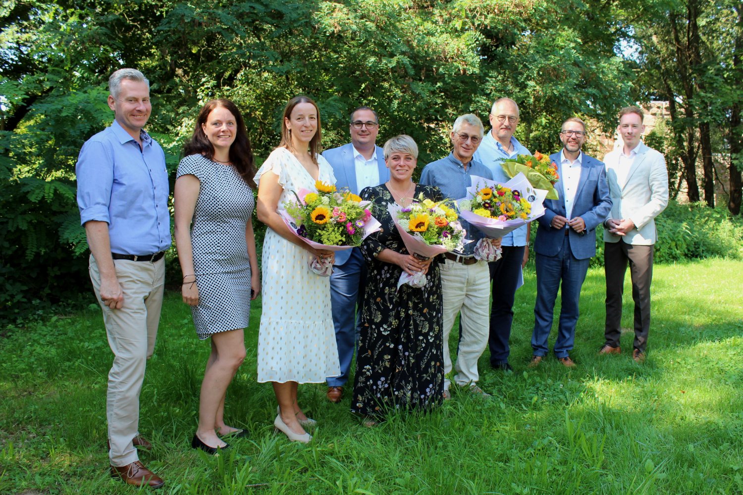 Erster Kreisbeigeordneter Andreas Hofmann, Nicole Dein, Nadine Frick, Jan Jakobi, Britta Groß, Christian Morawetz, Thomas Glück, Landrat Thorsten Stolz und Philipp Steuber (v.li.).