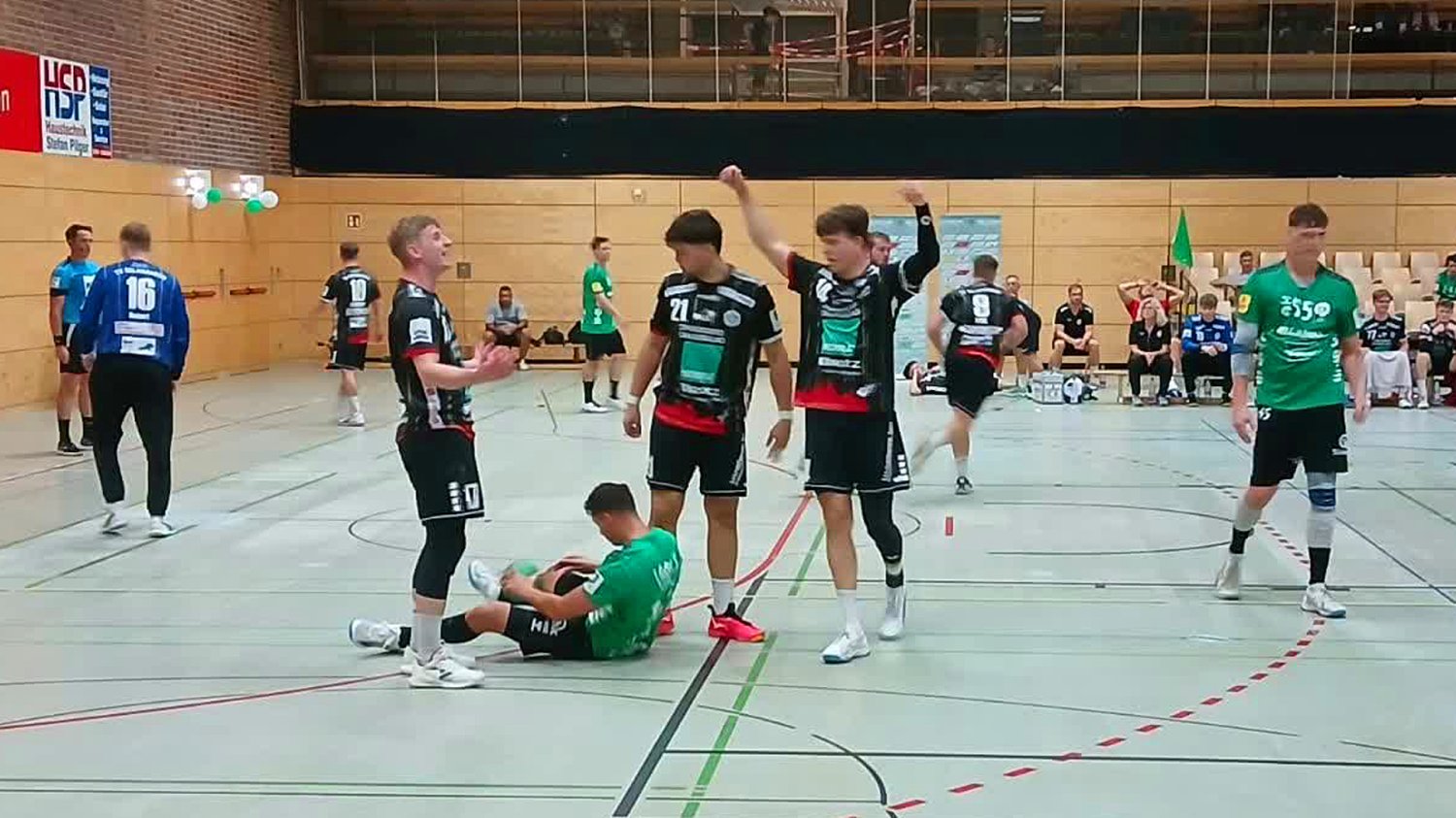 Der TV Gelnhausen hat vor 815 Fans in der Hermann-Neuberger-Halle in einem Herzschlagfinale gegen den großen Staffelfavoriten HG Saarlouis sensationell mit 36:34 (14:15) gewonnen.