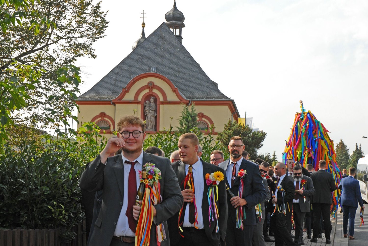 In diesem Jahr waren die Burschen besonders gefordert, denn es gab keine begleitende Musikkapelle.