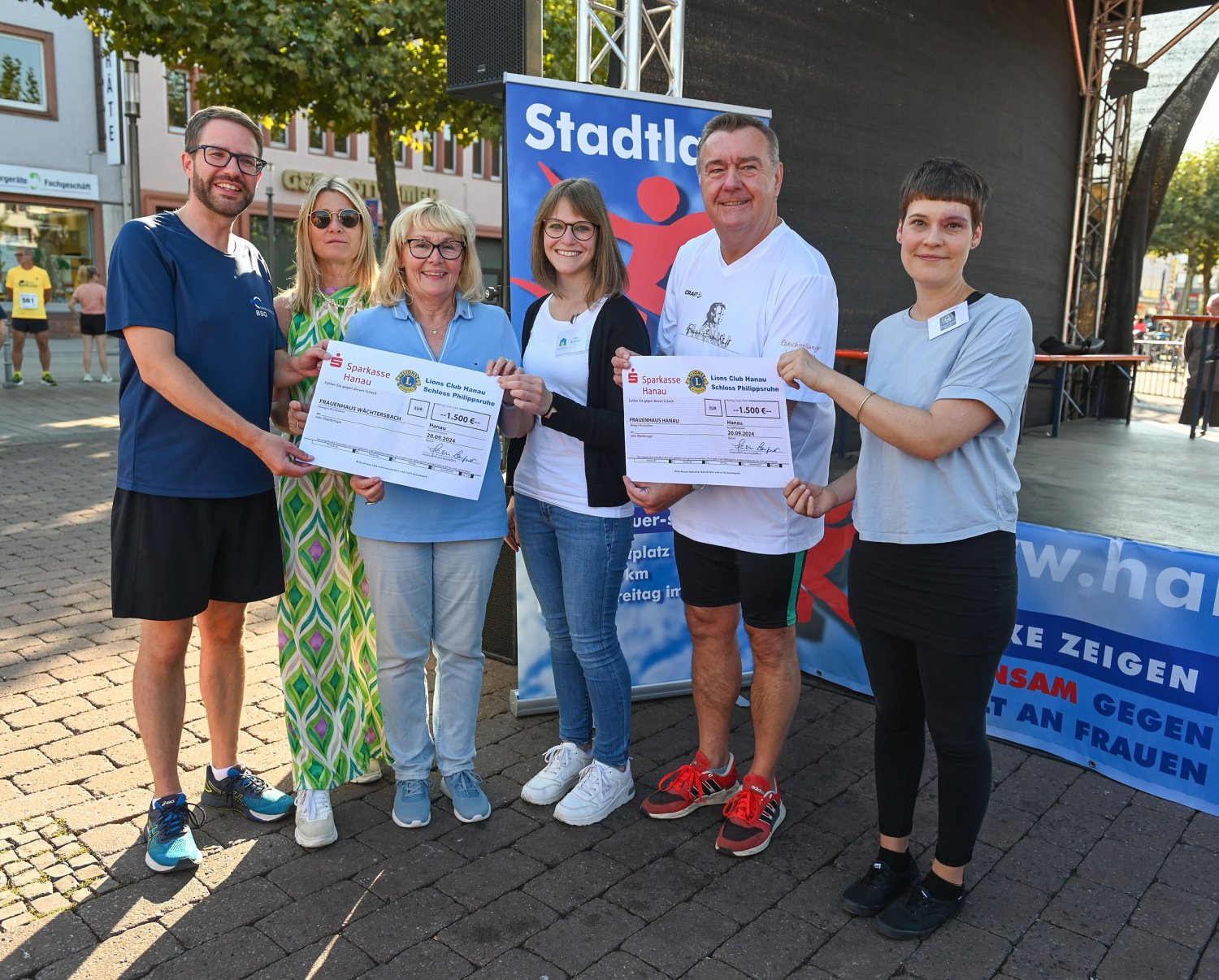 Über Spenden in Höhe von jeweils 1.500 Euro konnten sich die beiden Frauenhäuser in Hanau und in Wächtersbach dieser Tage freuen.