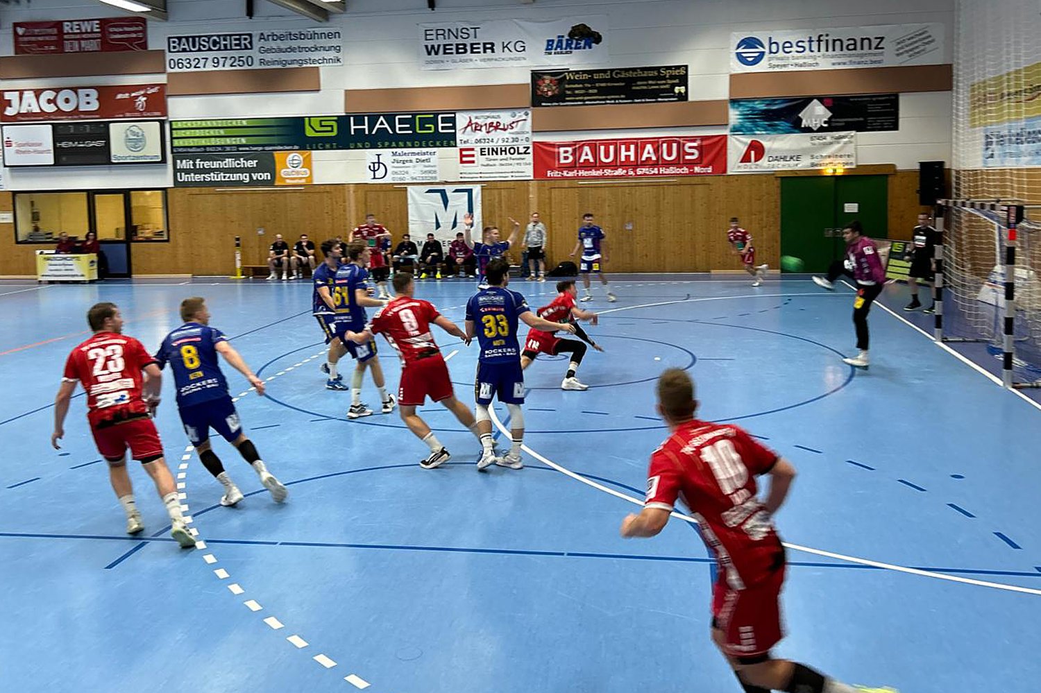 Die Barbarossastädter gewinnen bei der TSG Haßloch mit 29:27 (14:11) und erringen sensationell den fünften Sieg im fünften Spiel.