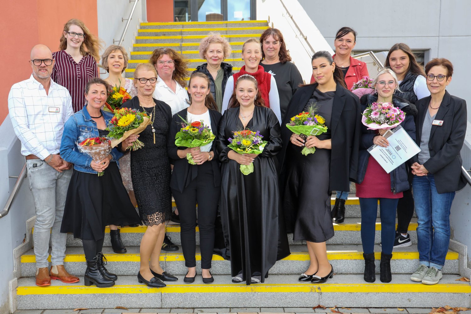 Feierliche Examensübergabe bei den Alten- und Pflegezentren des Main-Kinzig-Kreises –Gratulationen an die neuen Absolventinnen der Altenpflegehilfe.
