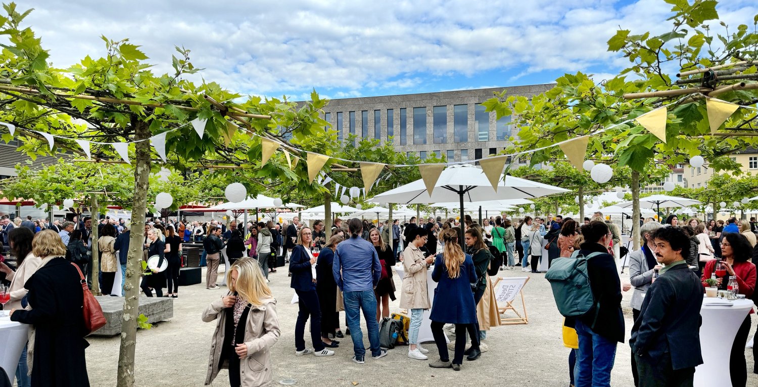 So wie beim offiziellen Jubiläumsfestakt im Sommer hofft die Hochschule Fulda auf viele Besucherinnen und Besucher auf dem Campus beim Tag der offenen Tür am 2. November.