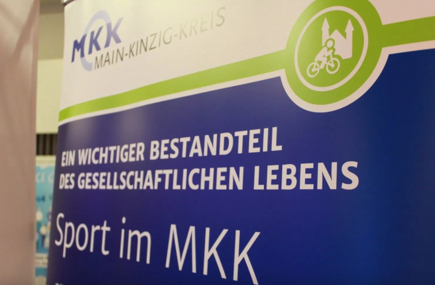 Sportliche Erfolge der Saison 2024 auf nationaler und internationaler Ebene werden durch den Kreis gewürdigt.
