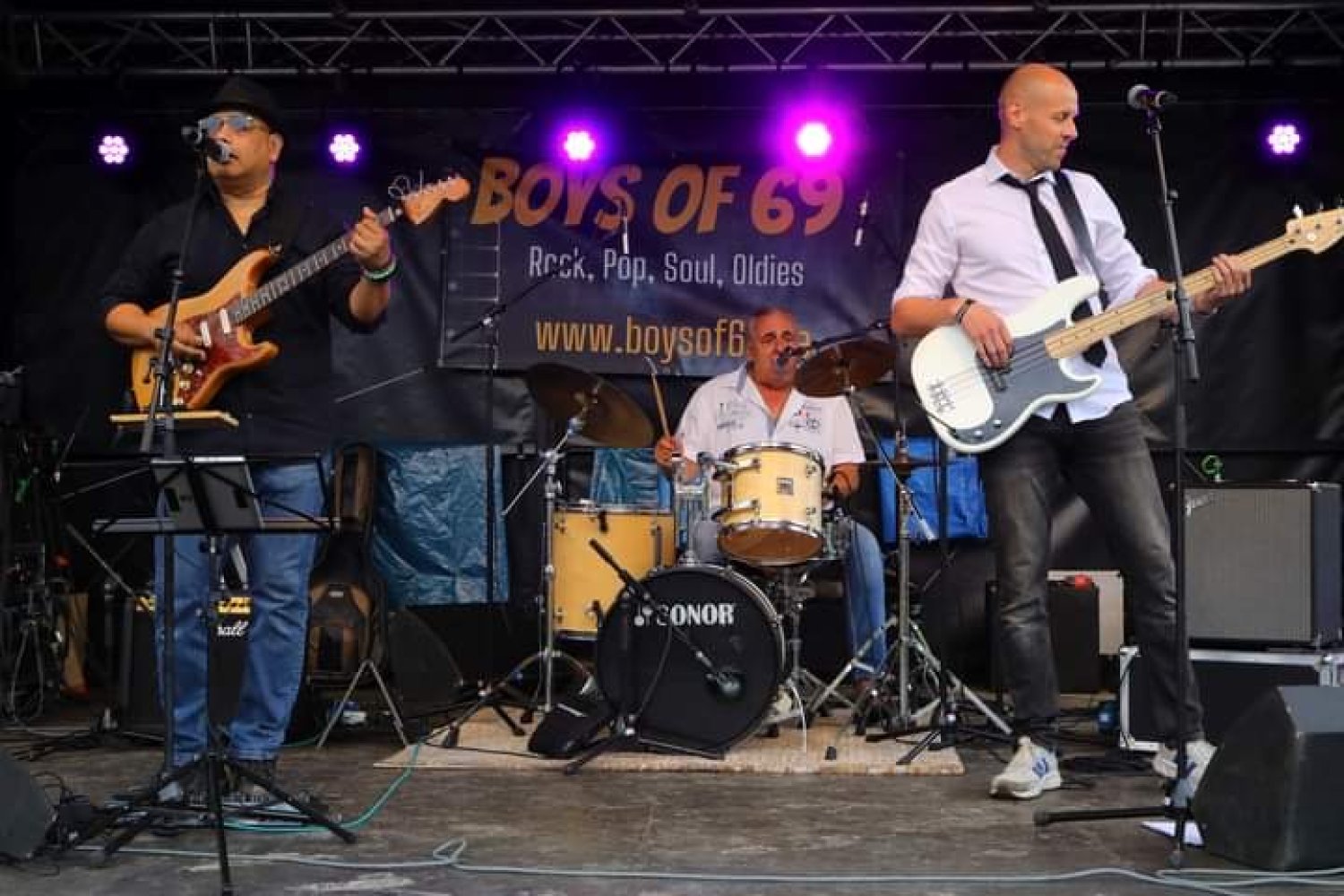 In diesem Jahr sorgen die Bands Boys of 69 und The Quinns für eine unvergessliche musikalische Nacht.