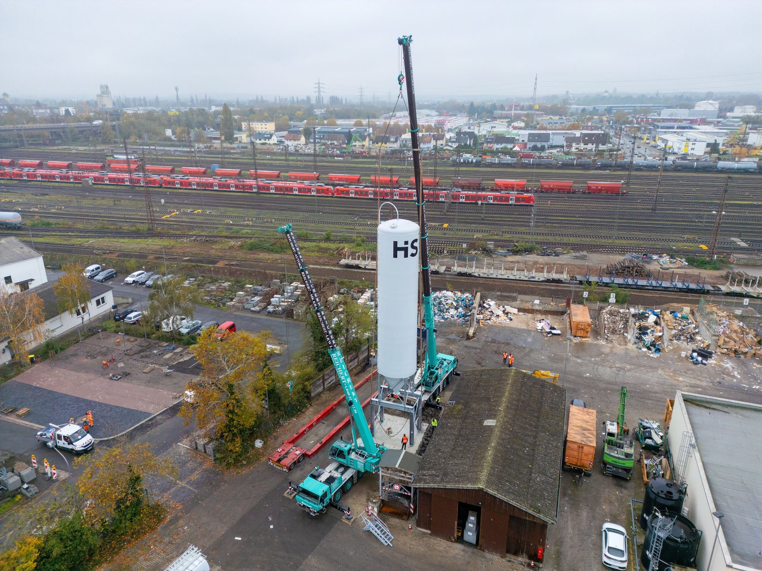 Um für die Winter der nächsten Jahre und Jahrzehnte gerüstet zu sein, hat die Stadt Hanau ein neues Streusalzsilo erworben.