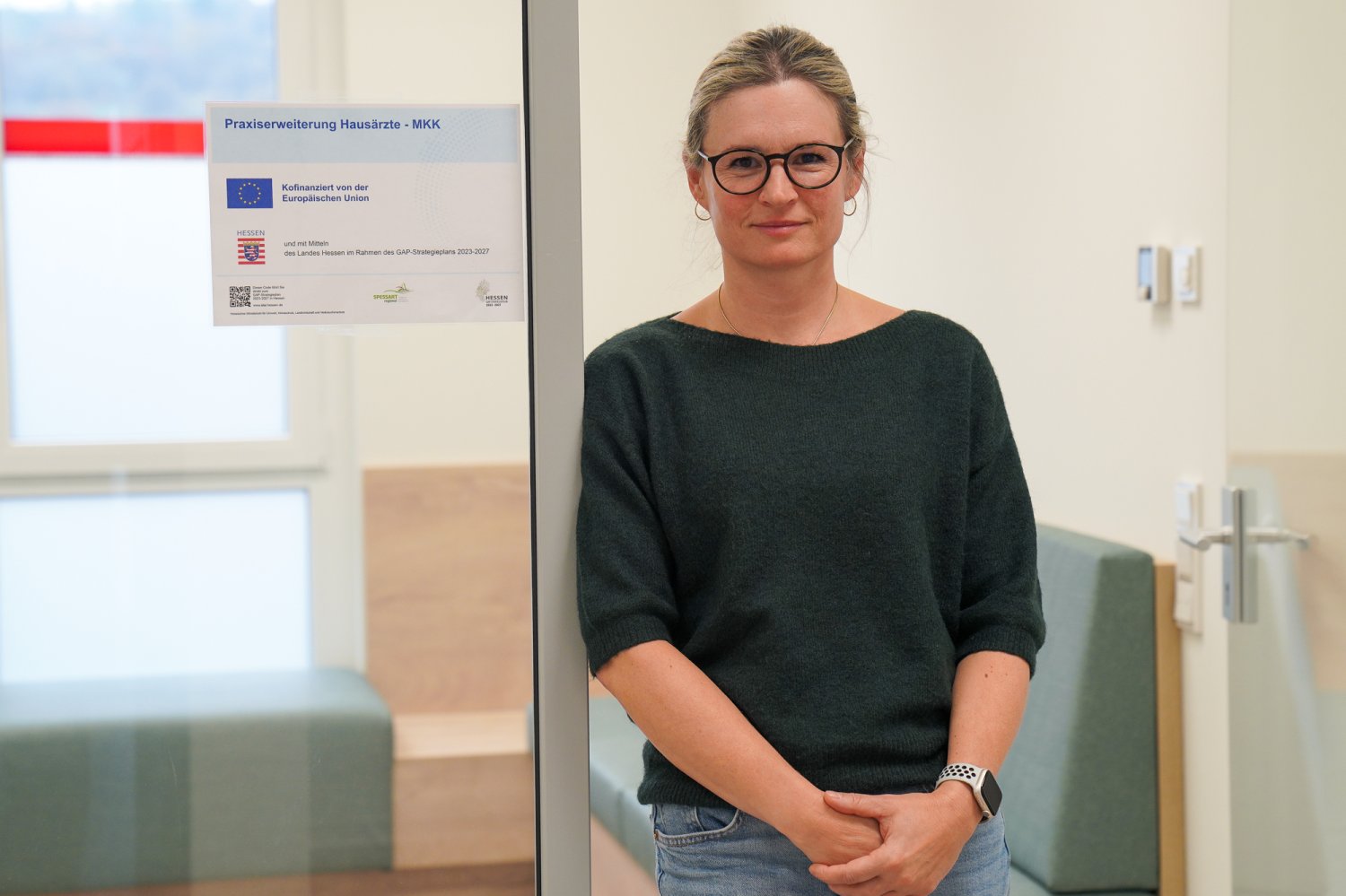 Ärztin Zuzana Zimmermann freut sich über die neuen Räume und darüber, dass der Praxisablauf durch den Umbau optimiert wurde.
