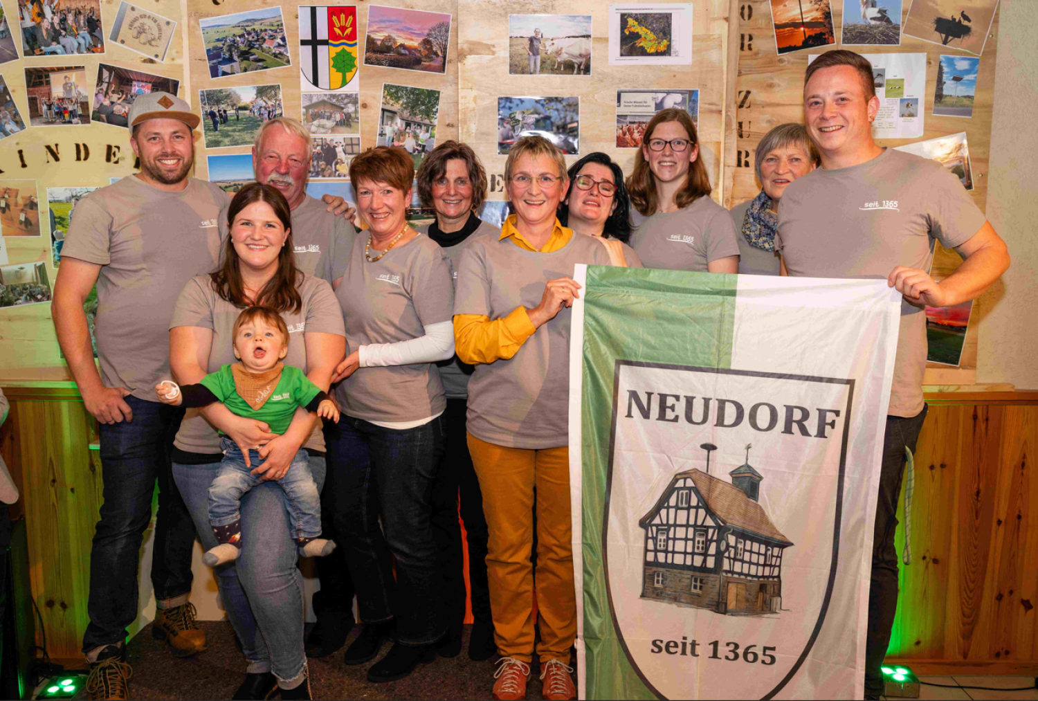 Die Gruppe des zweitplatzierten Dorfes aus Wächtersbach-Neudorf.