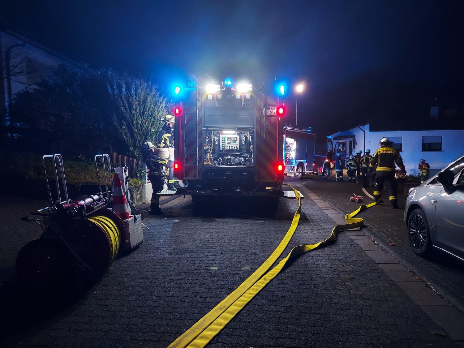 Die Feuerwehr Bad Soden-Salmünster wurde am Sonntagabend um 20:18 Uhr zu einem Hilfeleistungseinsatz alarmiert. An einem Wohnhaus in Hausen war eine Gasleitung abgerissen.