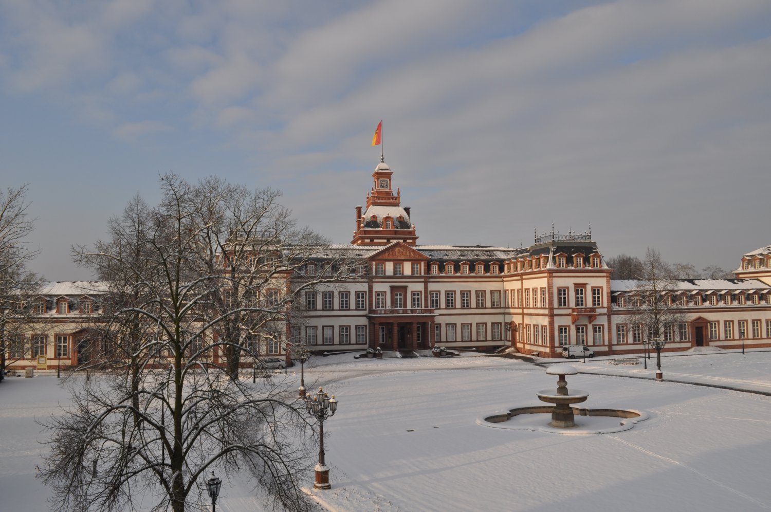 Winterzauber rund um das Historische Museum Hanau Schloss Philippsruhe.