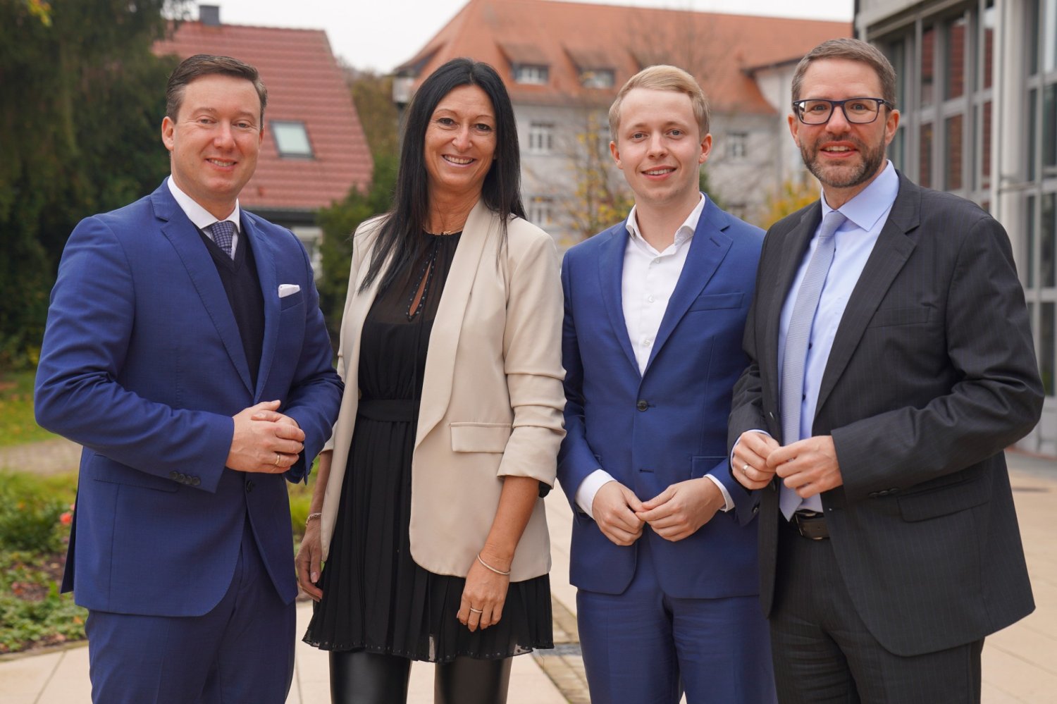 Bürgermeister Matthias Möller, Breitband-Geschäftsführerin Simone Roth, Kreisbeigeordneten und Breitband-Aufsichtsratsvorsitzenden Jannik Marquart sowie Landrat Thorsten Stolz (v.li.).