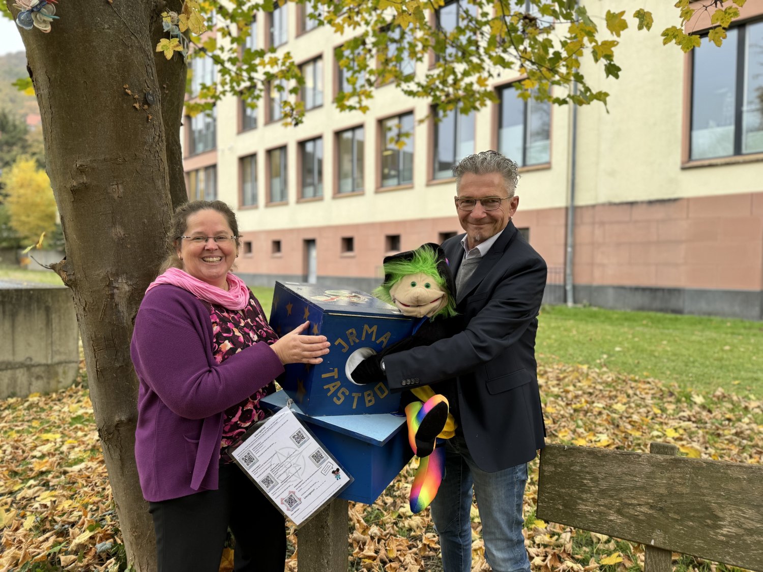 Dr. Gunda Adolphi, Geschäftsführerin des Arbeitskreises Jugendzahnpflege und Sachgebietsleiterin des Zahnärztlichen Dienstes des Main-Kinzig-Kreises, und Dr. Wolfgang Lenz, Leiter des Amts für Gesundheit und Gefahrenabwehr.