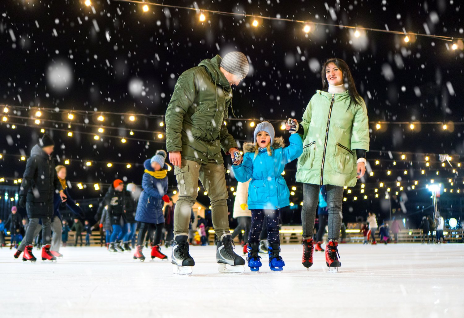 Mitten in Schlüchtern auf dem neu gestalteten Stadtplatz wird es bald ein großes Schlittschuhvergnügen für die ganze Familie geben.