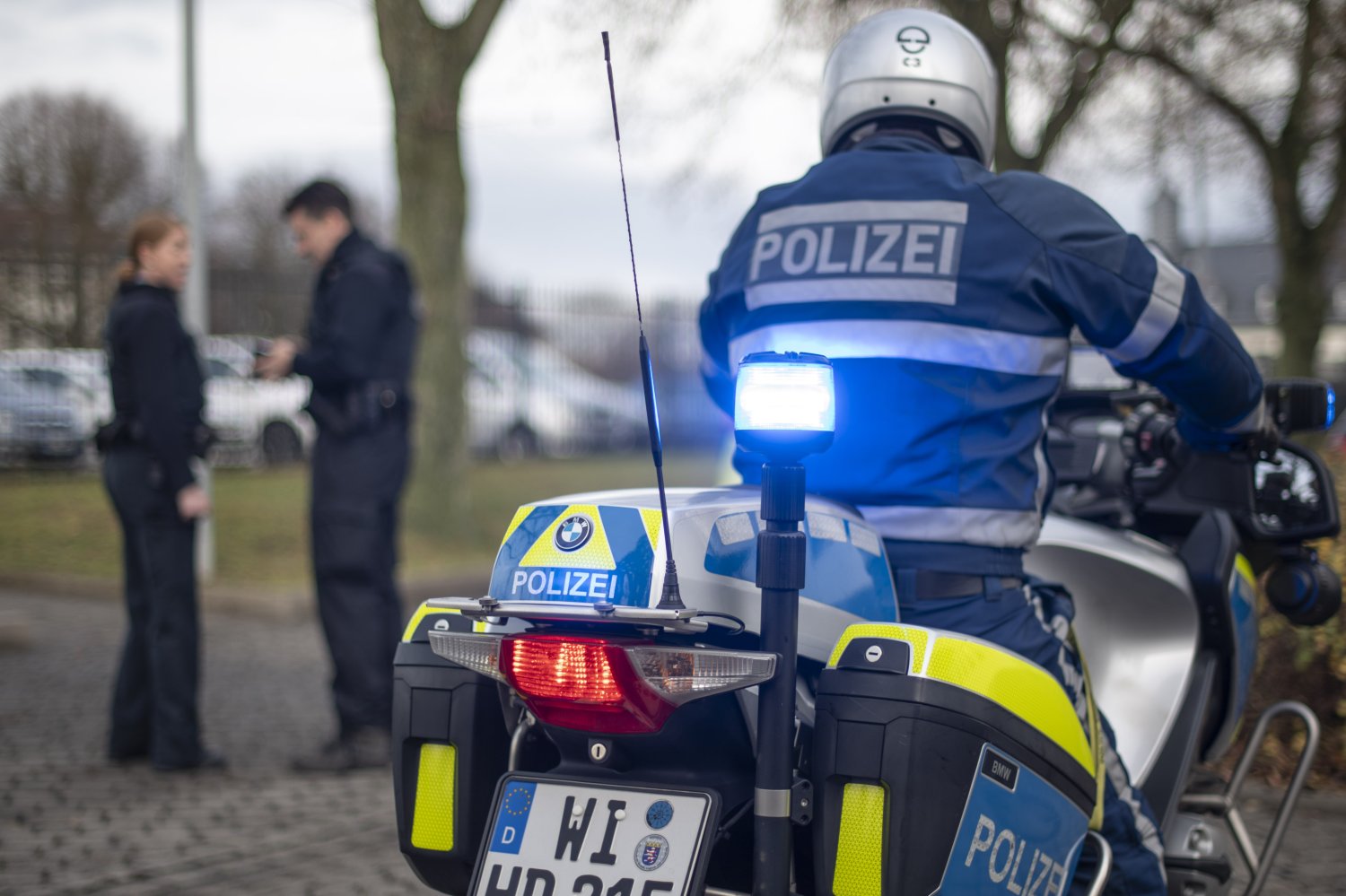 uf einem Parkplatz in der Goethestraße in Maintal-Bischofsheim hat sich am Mittwochmorgen, gegen 9.20 Uhr, ein Verkehrsunfall ereignet, der für einen 35 Jahre alten Mann tödlich endete.