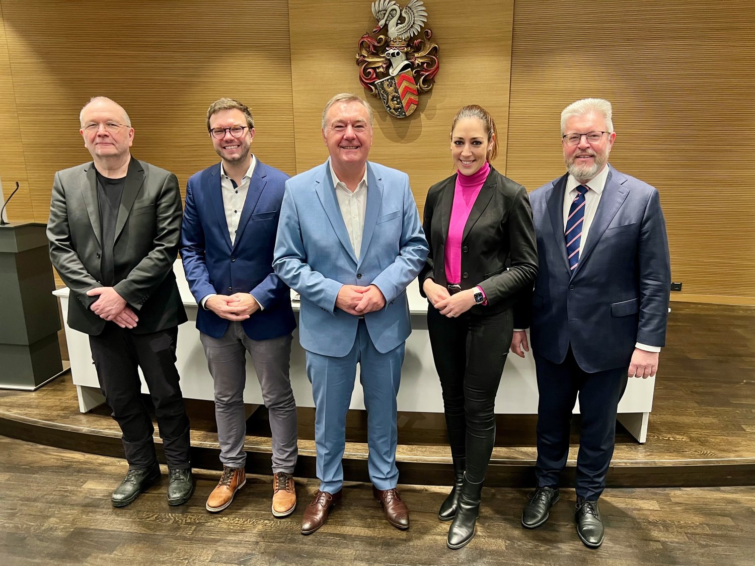 v.l.n.r.: Prof. Dr. Reiner Schnell, Bürgermeister Dr. Maximilian Bieri, Oberbürgermeister Claus Kaminsky, Stadträtin Isabelle Hemsley und Rechtsanwalt Dr. Olaf Otting