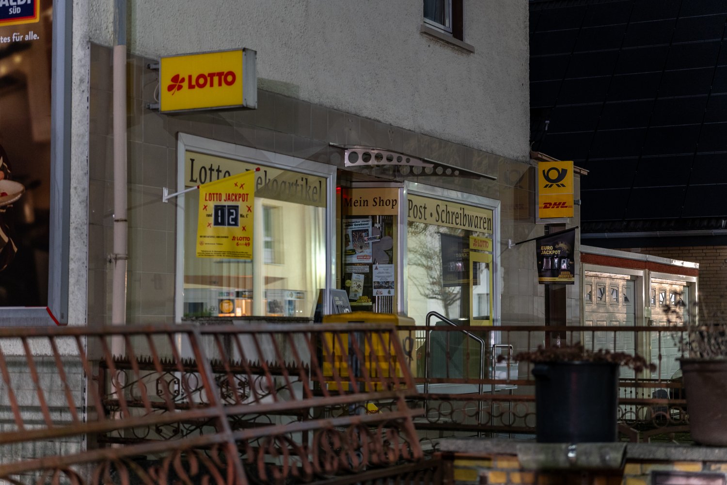 Am Dienstagabend ist gegen 18:15 Uhr eine Postfiliale im Gründauer Ortsteil Rothenbergen überfallen worden.