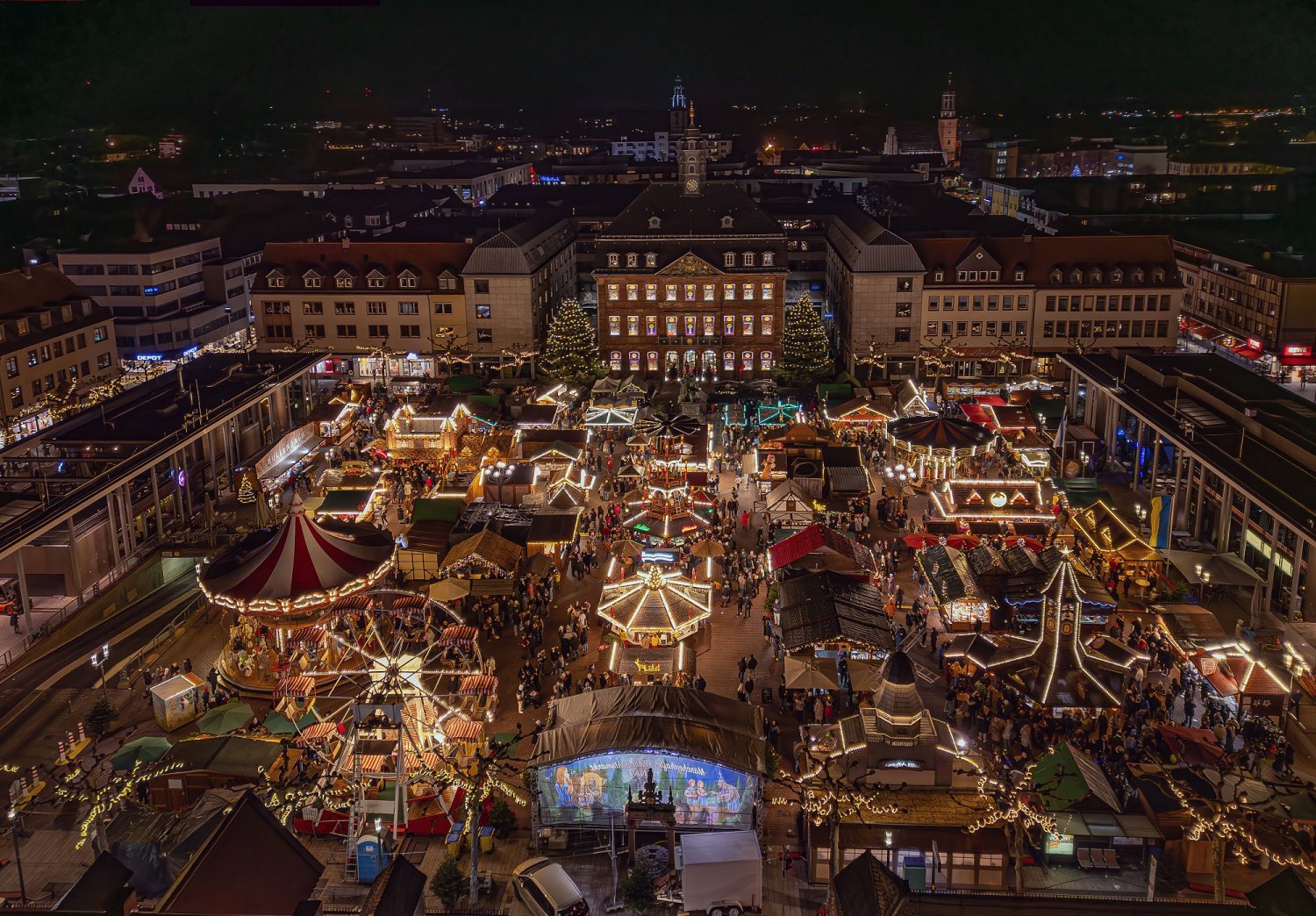 Ja, es heißt langsam Abschied nehmen vom märchenhaften Weihnachtszauber in Hanau, doch noch ist Zeit.