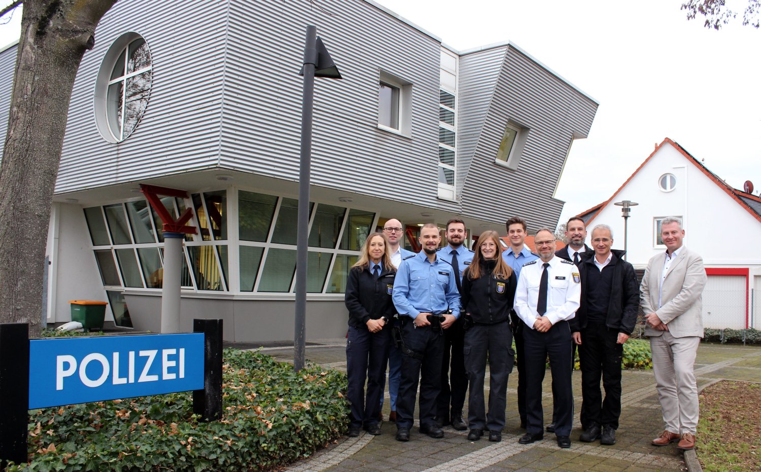 Landrat Thorsten Stolz und Erster Kreisbeigeordneter Andreas Hofmann haben den Polizeikräften im Main-Kinzig-Kreis ihren Dank für den geleisteten Dienst übermittelt.