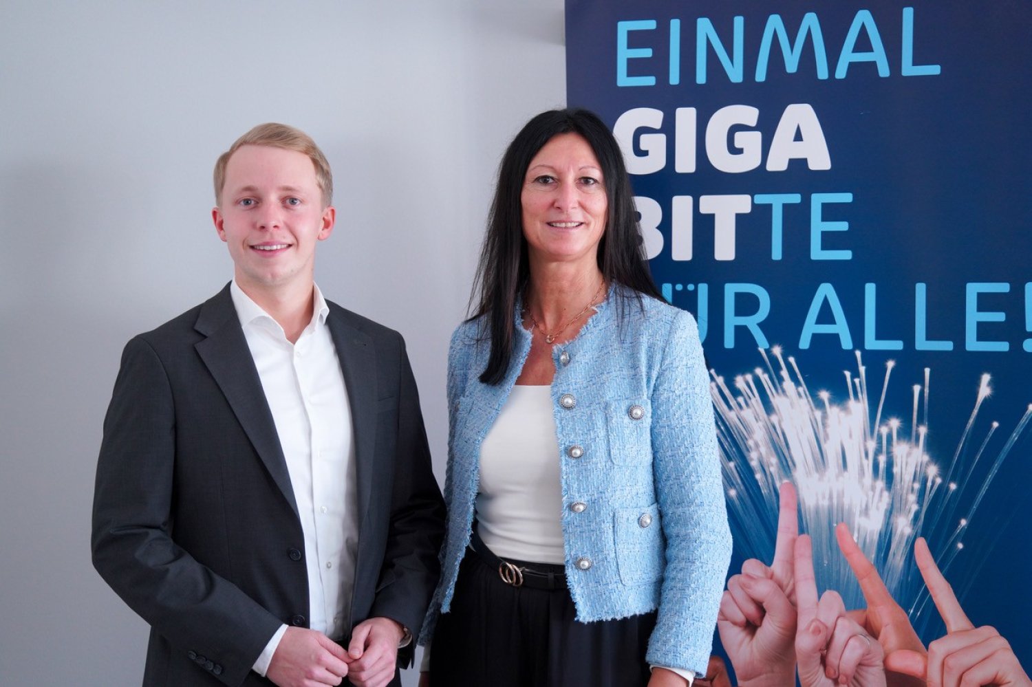 Breitband-Geschäftsführerin Simone Roth und Aufsichtsratsvorsitzender Jannik Marquart sprechen über Erfolge und Herausforderungen beim Gigabit-Ausbau im aktuellen Jahr und blicken auch voraus.