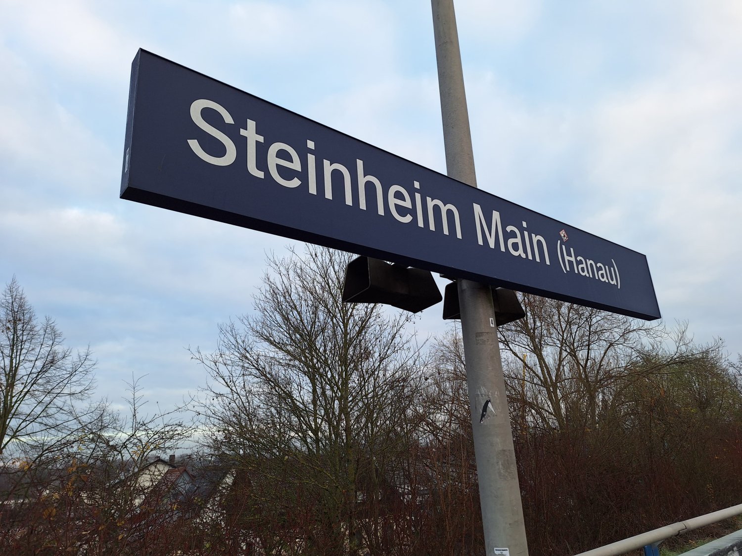 Die S-Bahn-Haltestelle Hanau-Steinheim wird ab 2026 durch die Deutsche Bahn (DB InfraGO AG) durch den Bau eines zweiten Gleises zu einem modernen Kreuzungsbahnhof umgebaut.