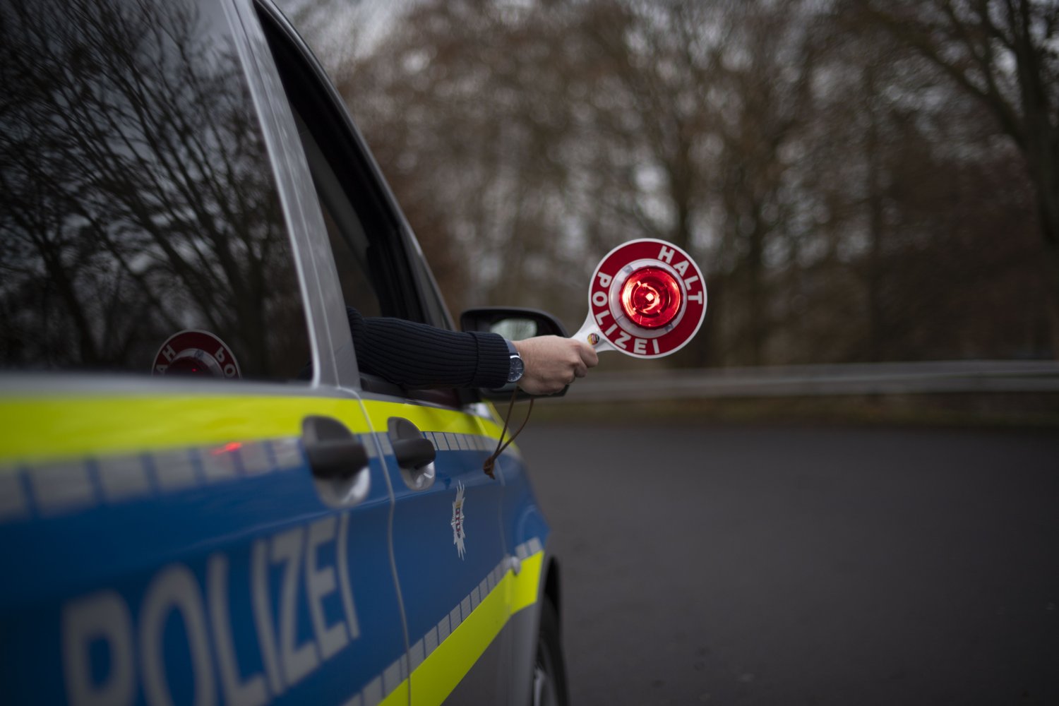 Die Spezialisten des Sachgebiets TRuP (Tuner, Raser und Poser) der Operativen Einheit Bundesautobahn waren am Mittwoch zwischen 12 Uhr und Mitternacht im Dienstgebiet des Polizeipräsidiums Südosthessen unterwegs und ahndeten mehrere Verstöße.