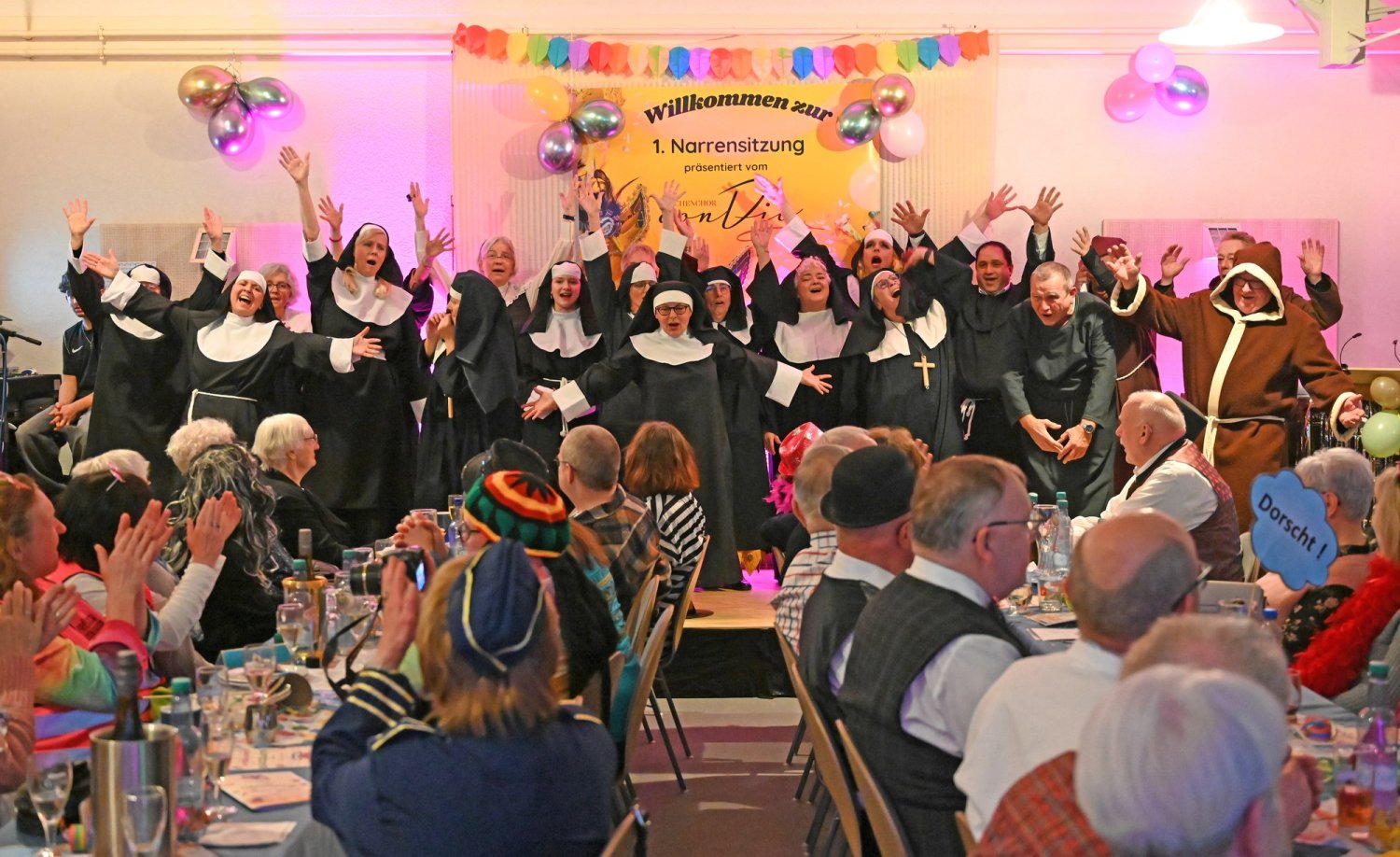 Narrensitzung des Con Dio Kirchenchores Sterbfritz gab es Sister Act und andere Highlights.