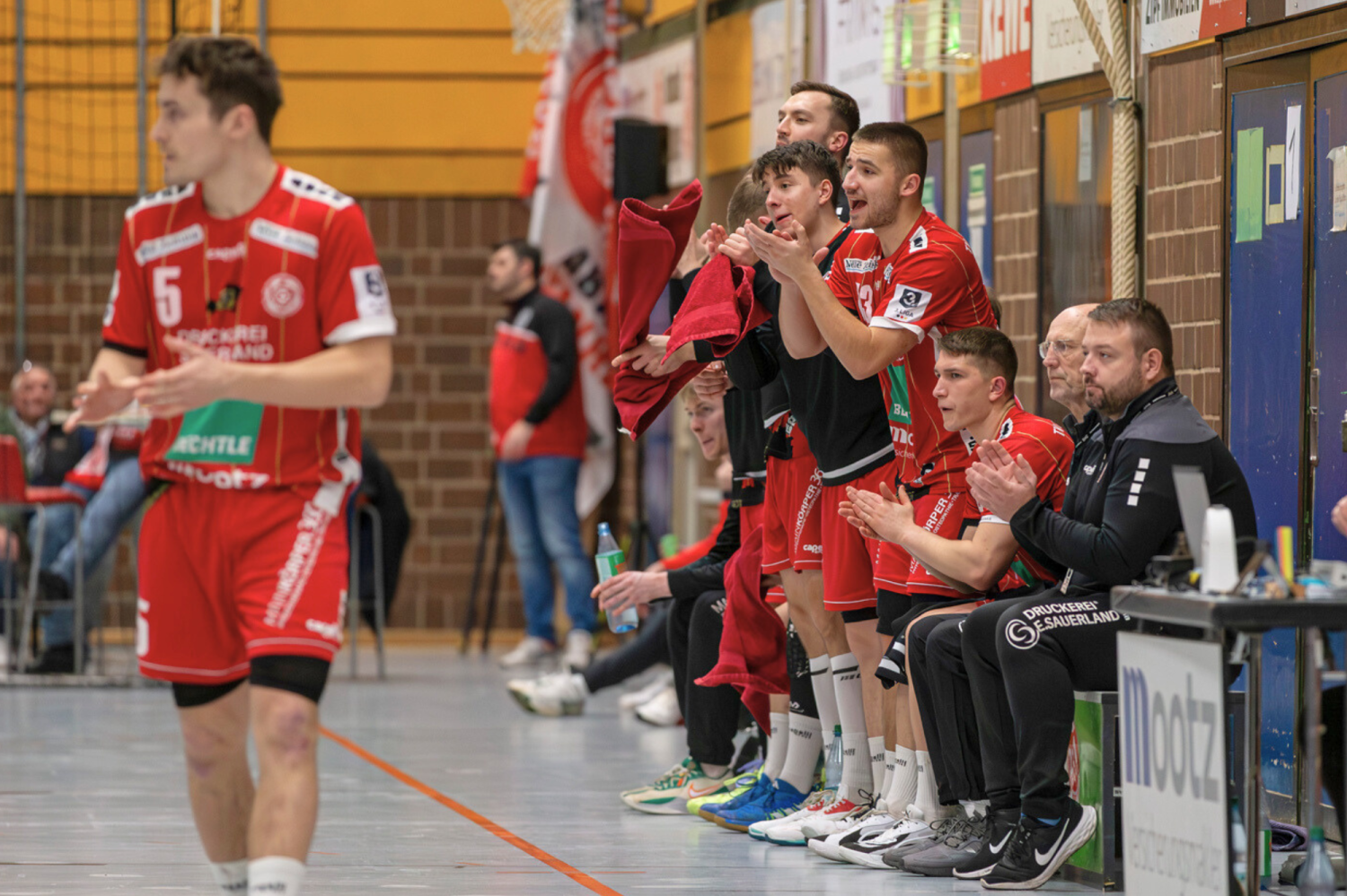 Am Samstagabend wollen die Barbarossastädter nun nachlegen und bauen auf die Unterstützung der Fans sowie die einzigartige Atmosphäre in der Hölle Süd.