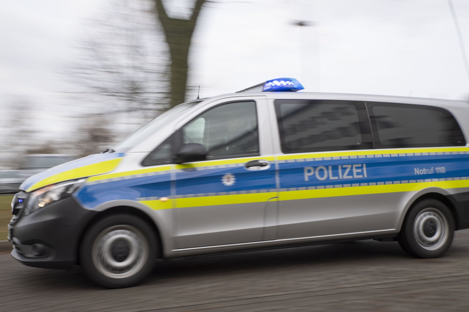 Mehrere Zeugen hatten gegen 0.30 Uhr den Notruf gewählt.