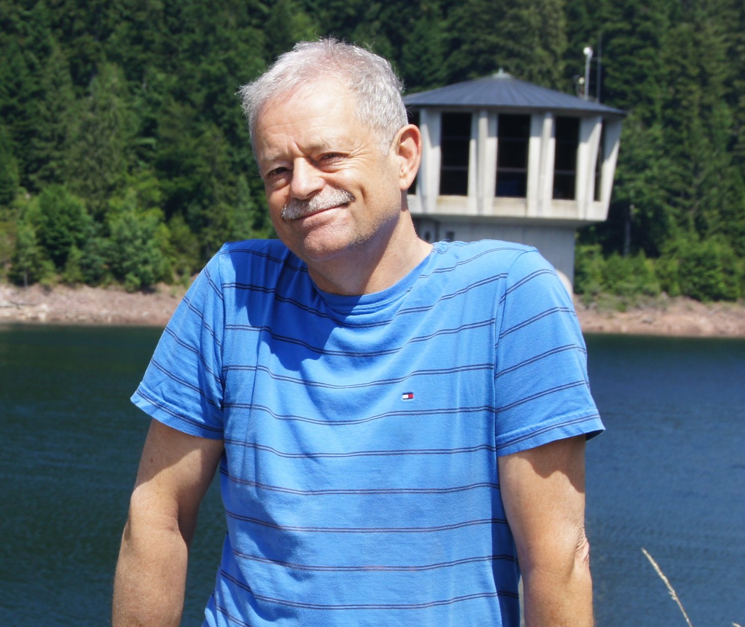 Gerhard Schmidt-Daubertshäuser ist eine von vier Schiedspersonen, die sich ehrenamtlich dafür einsetzen, zivilrechtliche Konflikte zu lösen.