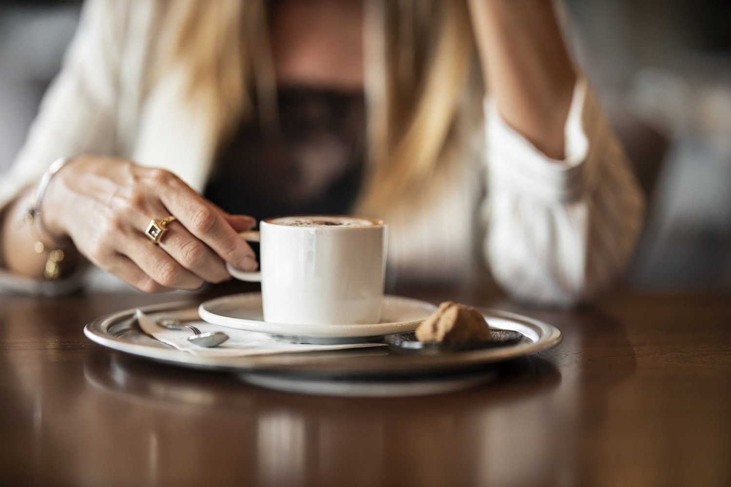 Unter dem Motto „Auf einen Kaffee …“ haben Interessierte die Möglichkeit, verschiedene Organisationen in Hanau ungezwungen bei einer Tasse Kaffee kennenzulernen.