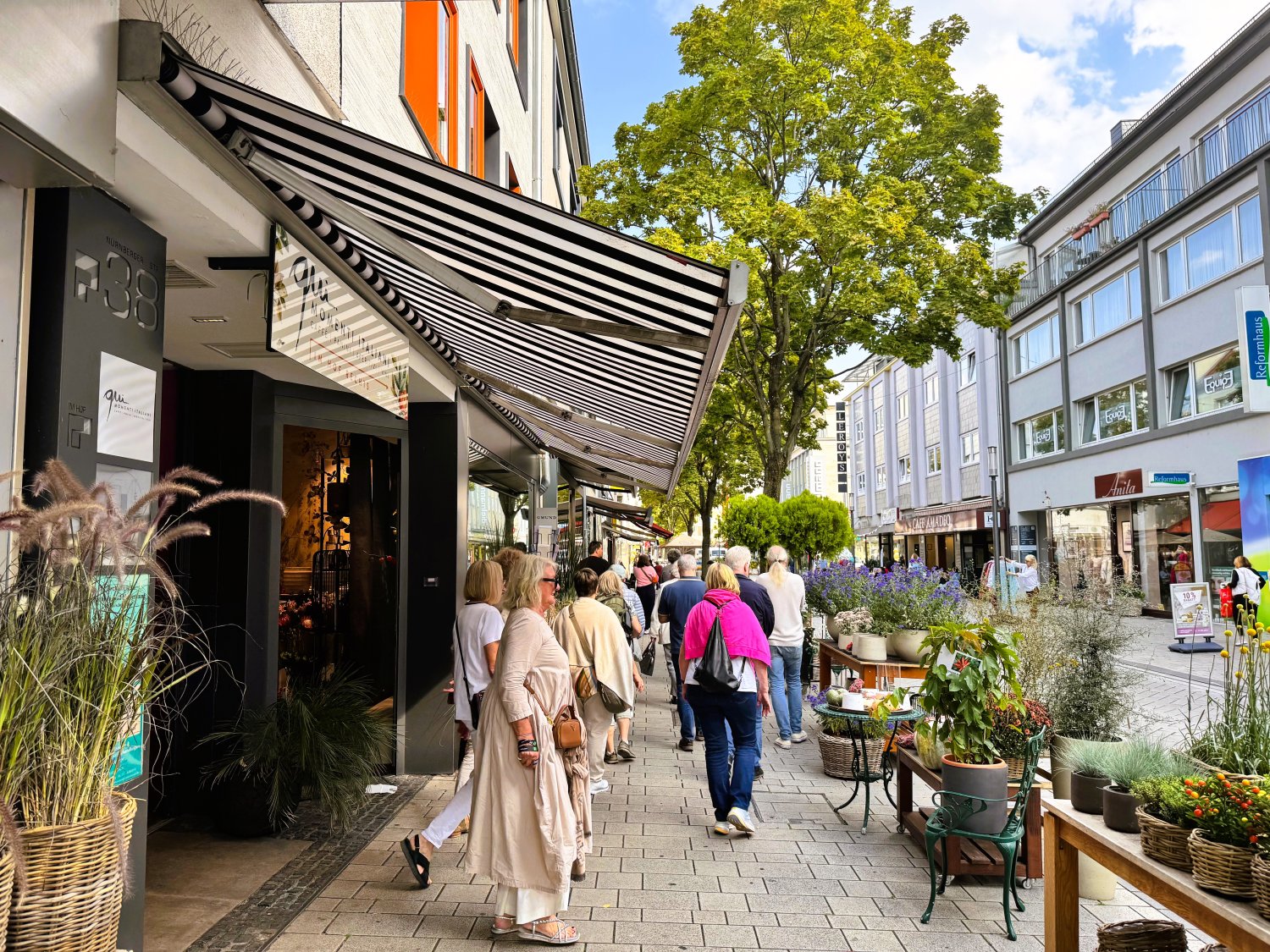Unter dem Motto „Smile Days“ verwandelt sich die Hanauer Innenstadt rund um die Eröffnung des Stadthofs in eine attraktive Erlebniswelt.