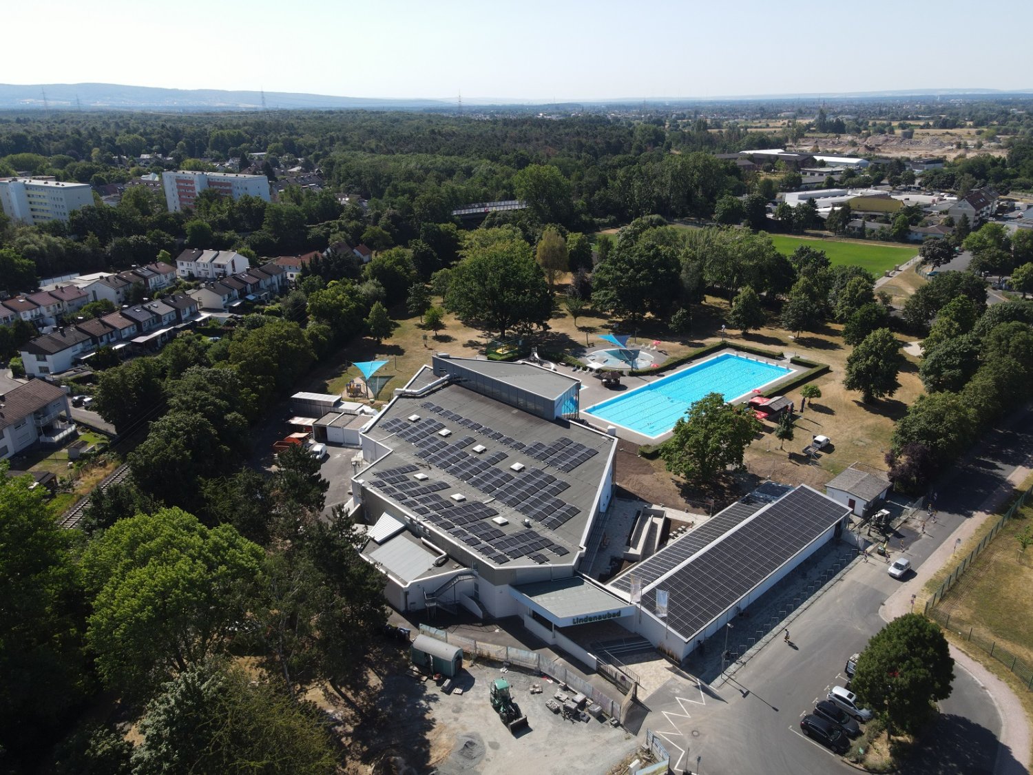Die Photovoltaik-Dachanlagen im Lindenau-Bad.