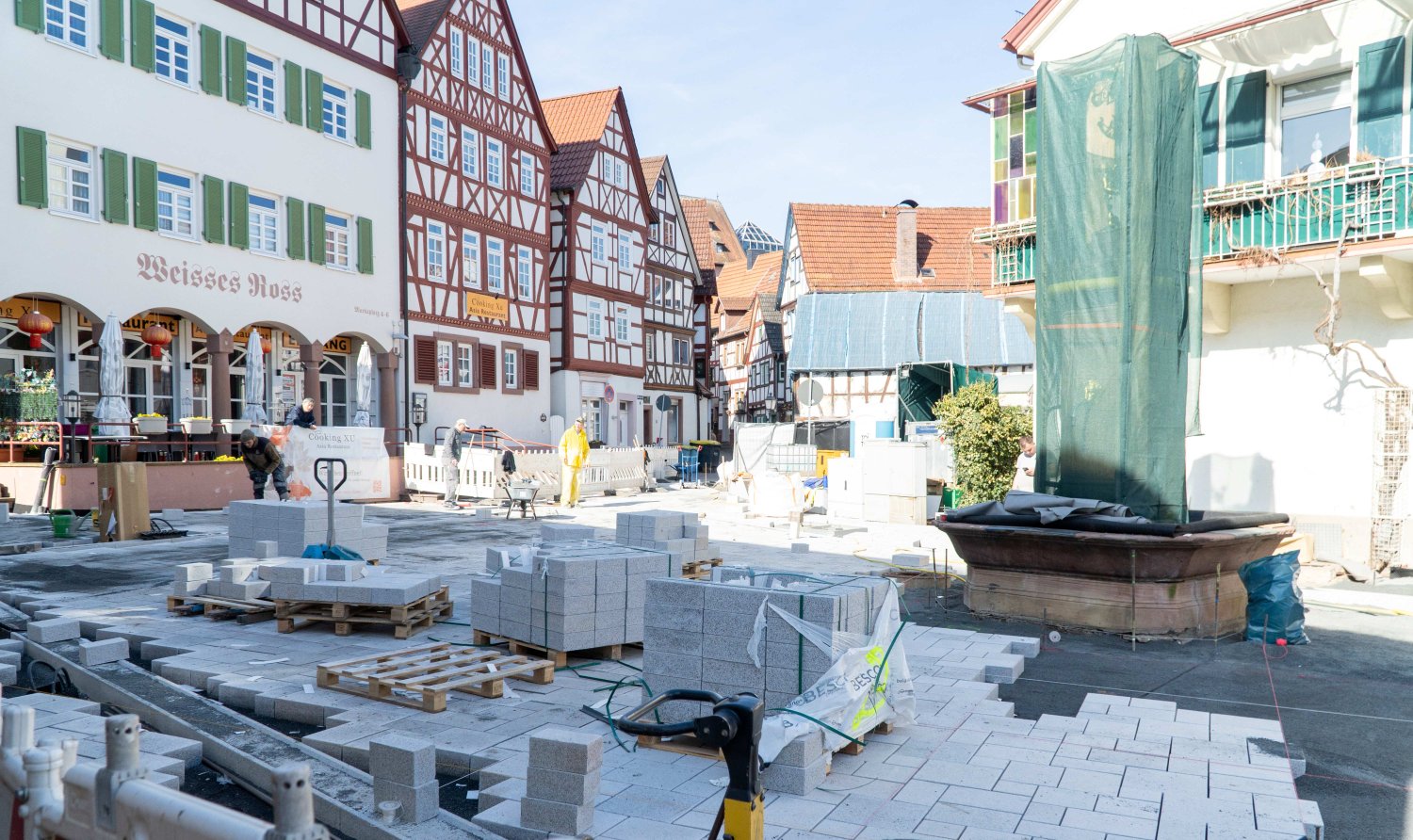 Die Arbeiten am Marktplatz schreiten voran.