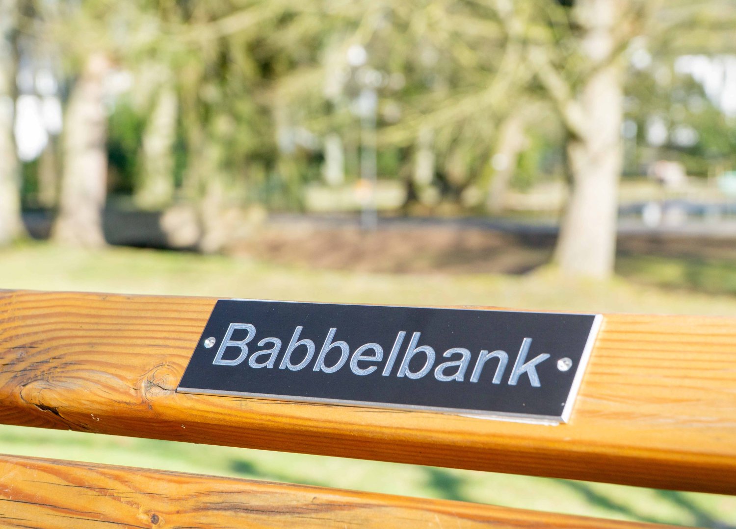 Der Kurpark in Bad Orb hat eine neue Bereicherung: Die erste „Orber Babbelbank“.