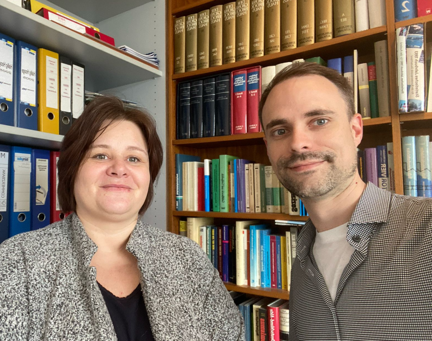 Ein Jahr neue Geschäftsführung bei der Gesellschaft für Wirtschaftskunde e.V.: Carina Roth-Dimitrova und Christopher Hustedt lenken Hanaus ältesten Bildungsträger in die Zukunft