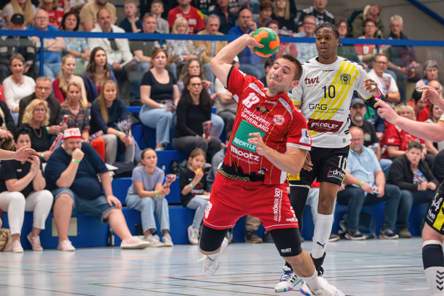 Der TV Gelnhausen hat sich mit einem echten Handballfest die längst verdiente Vizemeisterschaft in der 3. Handball-Liga Süd-West gesichert.