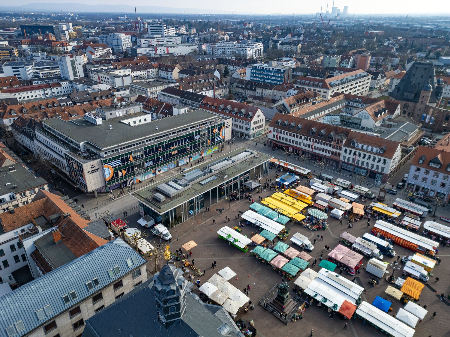 ede Menge Möglichkeiten Ostereier zu verstecken: Der Stadthof Hanau und der Wochenmarkt laden zur Ostereier-Suche ein.