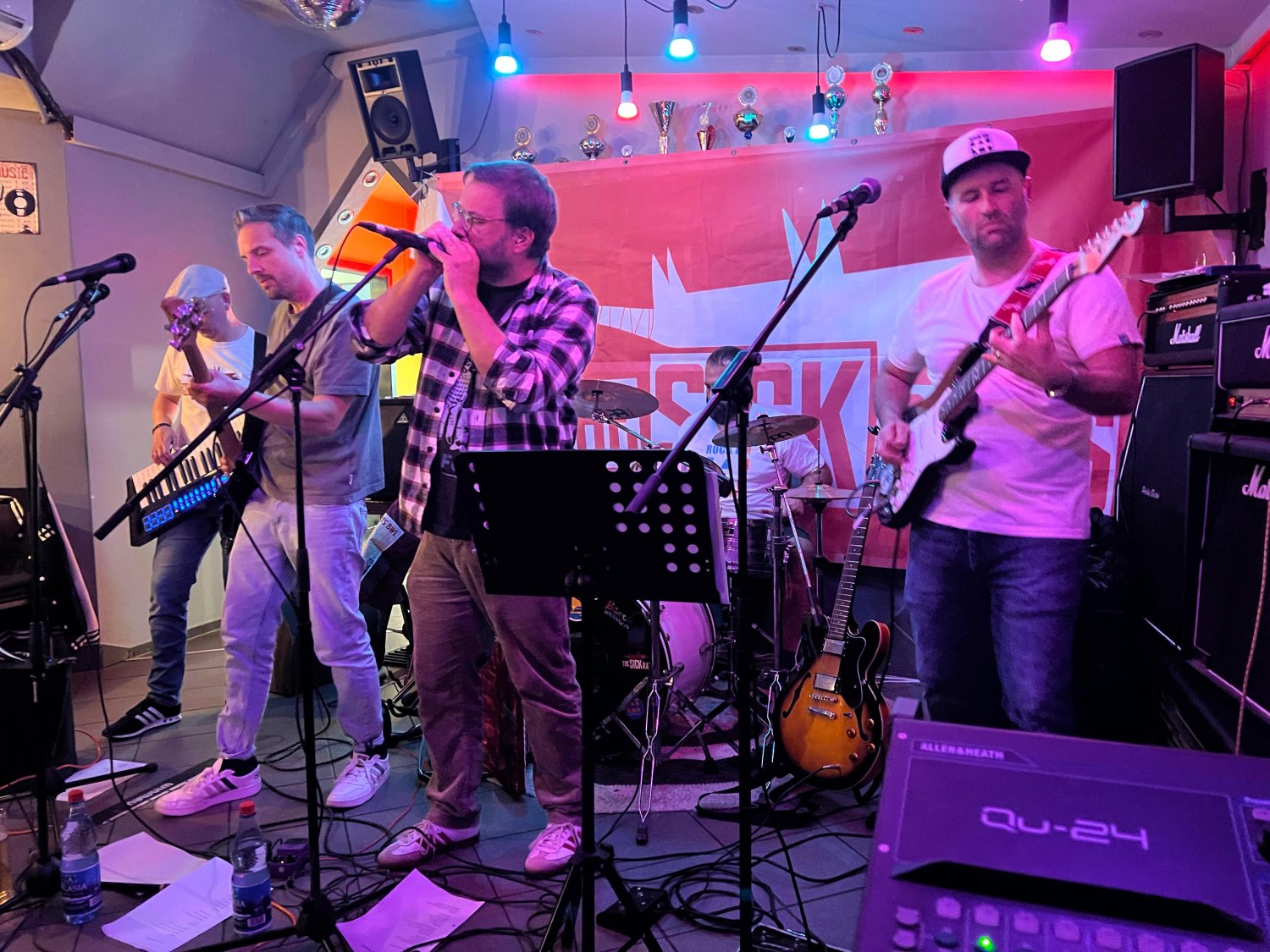 Am Samstag des Hellen Markts gab es auch in der Schlüchterner Kultkneipe Sono Livemusik zu hören.