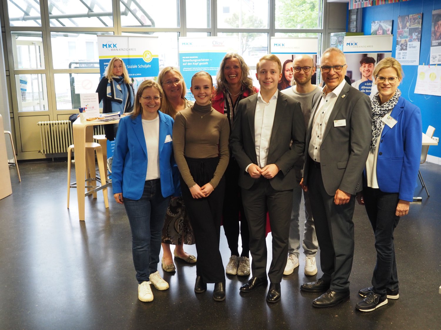 Sind überzeugt von der Erfolgsstory „dieAzubisuche.de“: Kathrin Hellmuth, Yvonne Turowski, Laura Dankiewitsch, Patricia Grendel, Jannik Marquart, Christof Hadwiger, Rainer Flach und Claudia Abend.