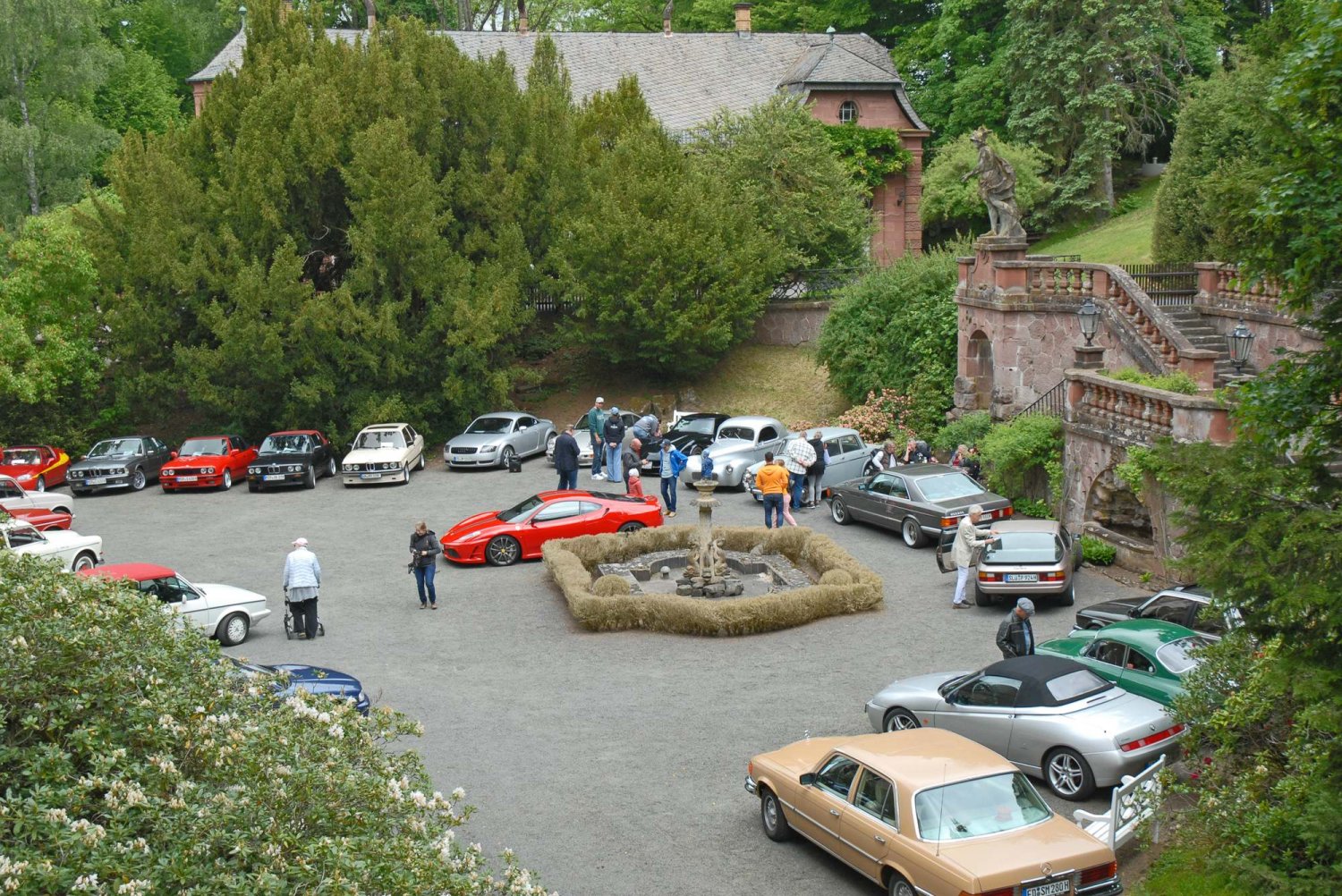 Aus der Domstadt schafften es die Old- und Youngtimer locker nach Degenfeld.