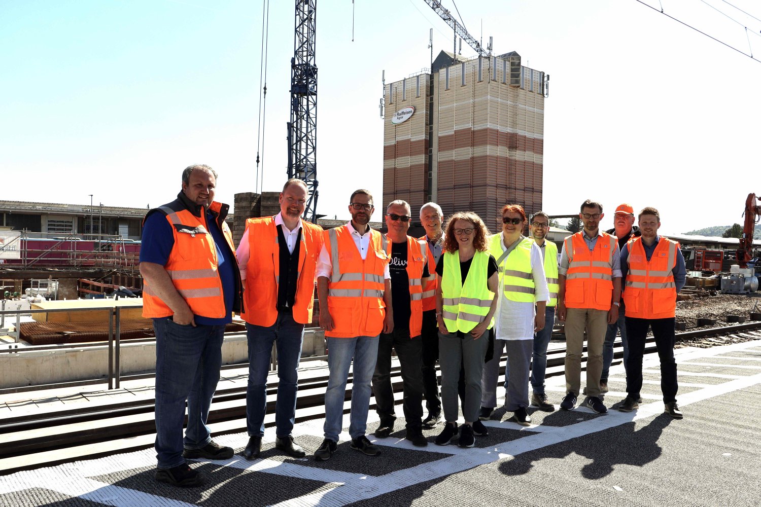 Exkursion auf der Großbaustelle am Bahnhof in Gelnhausen, wo die Bahn derzeit Gleise ausbaut, erneuert und modernisiert.