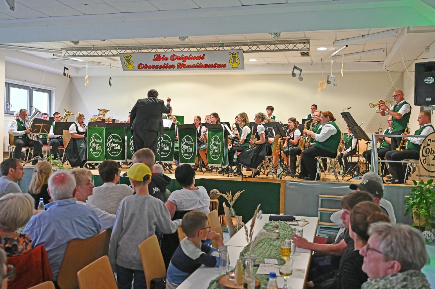 Ein fantastisches Frühlingskonzert gab der Musikverein Oberzell im Bürgerhaus des Sinntaler Ortsteils.