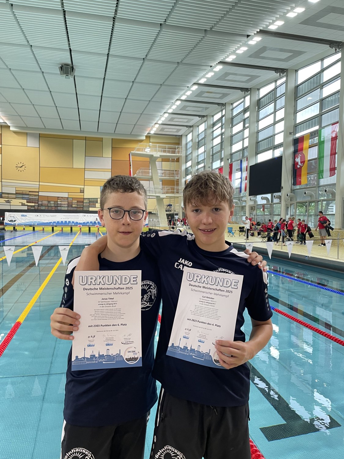 Die Schwimmer des SV Gelnhausen Carl Relecker (re.) und Jonas Tittel belegen bei den Deutschen Meisterschaften im Schwimmerischen Mehrkampf die sehr guten Plätze vier und sechs.