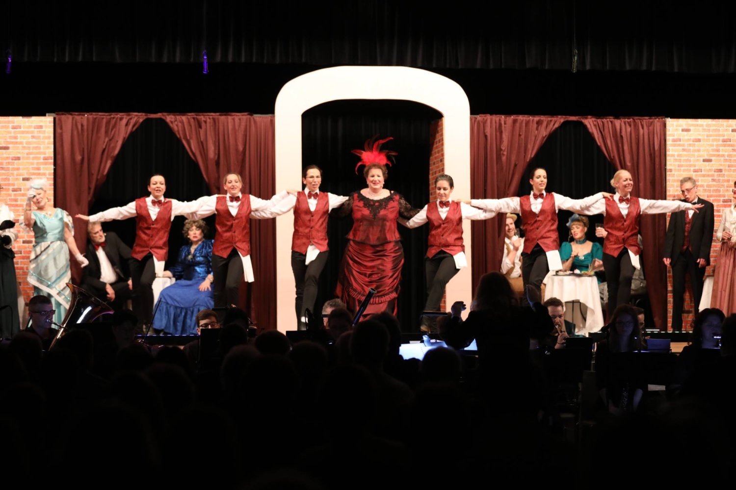 Die Musical-Familie sucht für ihr neues Projekt „Gräfin Mariza“ Mitwirkende in allen Bereichen.