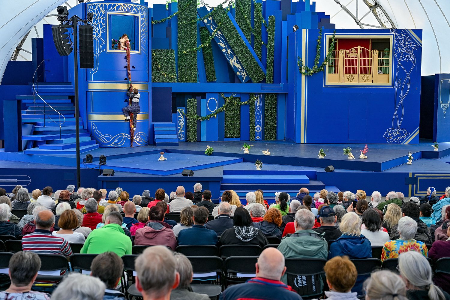 Sondervorstellung bei den „Brüder Grimm Festspielen Hanau“: Eingeladen waren Menschen, die sich ehrenamtlich engagieren.