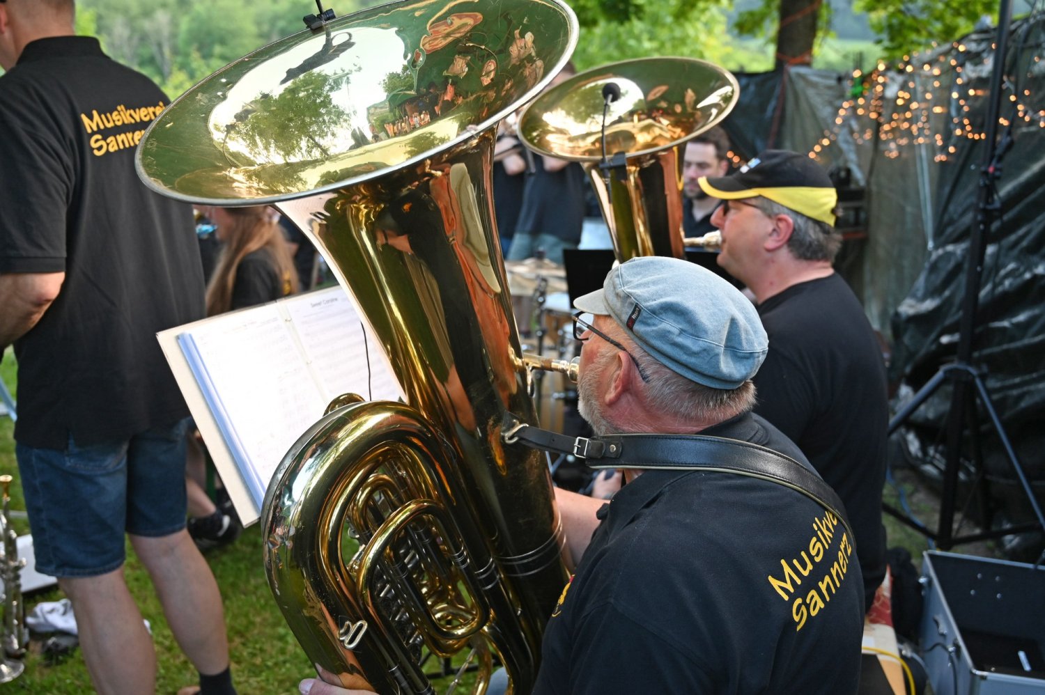 Beschwingte Blasmusik in einer lauen Sommernacht und kulinarische Genüsse – das war das Erfolgsrezept des Musikvereins Sannerz.